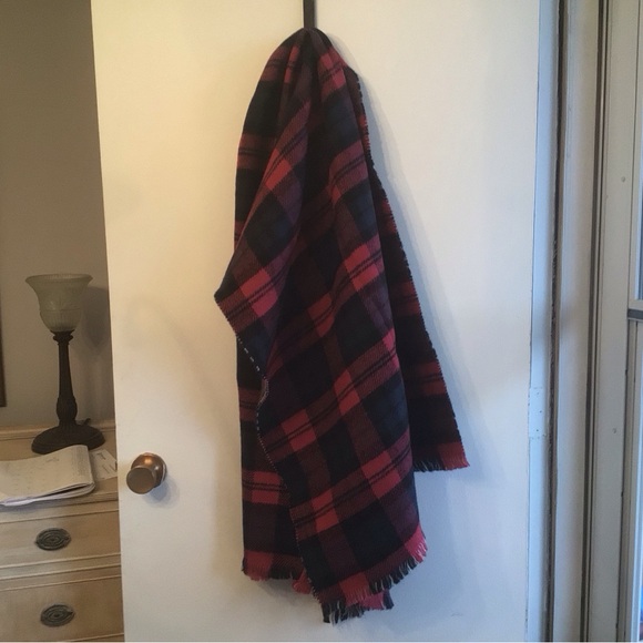 Reversible Scarf - Picture 3 of 7